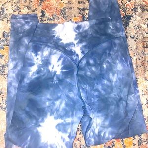 Kamo Fitness white and blue tie dye leggings.